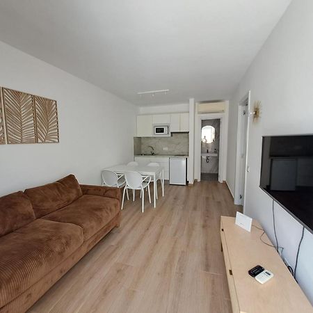 Homeforguest Apartamento Con Terraza Y Piscina En Corralejo Exteriér fotografie