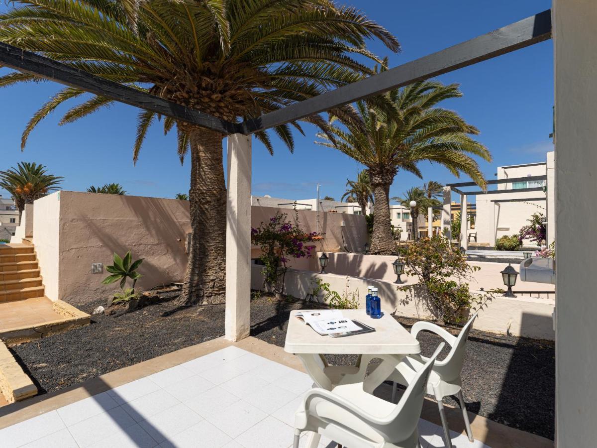 Homeforguest Apartamento Con Terraza Y Piscina En Corralejo Exteriér fotografie