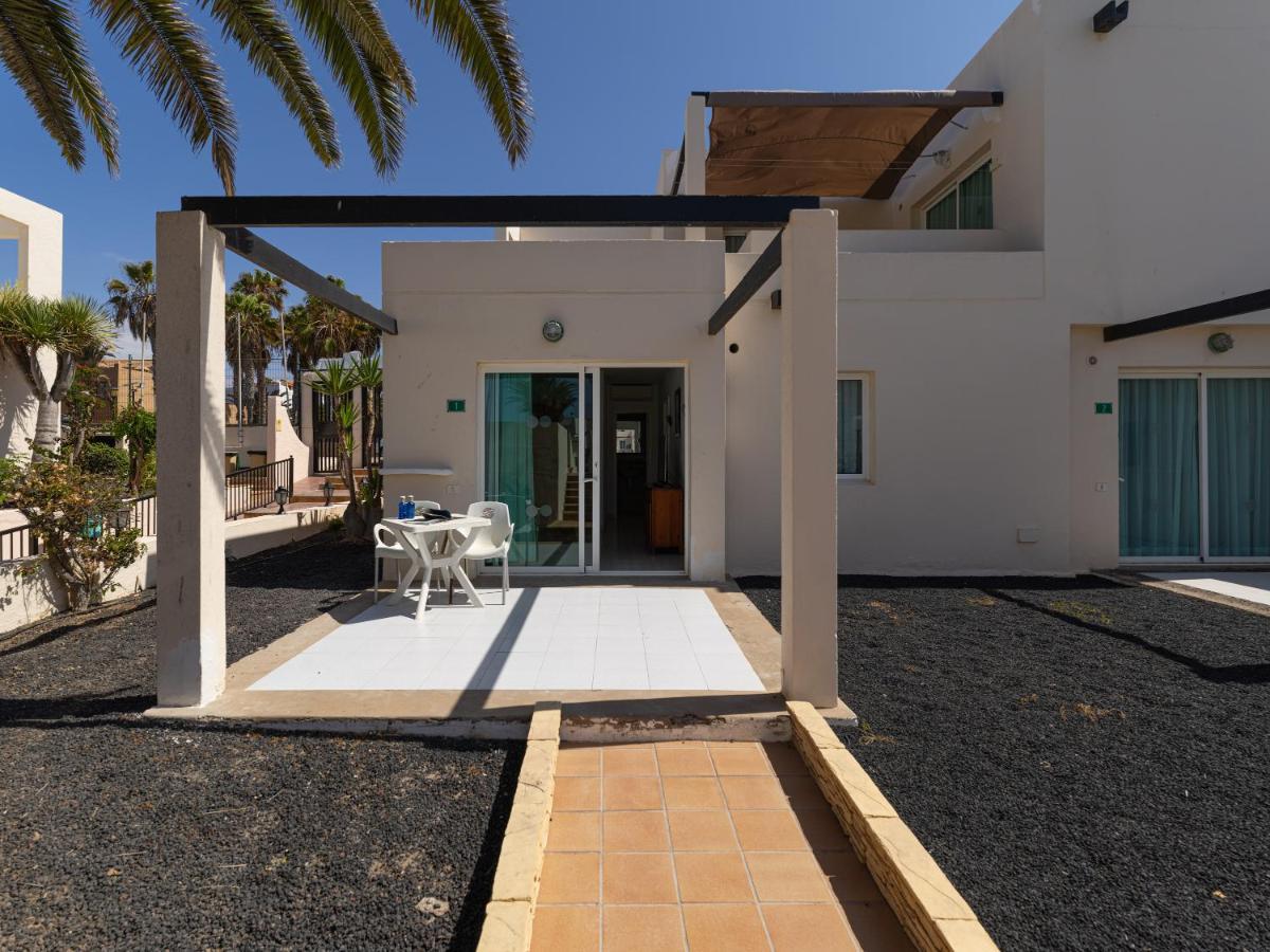 Homeforguest Apartamento Con Terraza Y Piscina En Corralejo Exteriér fotografie