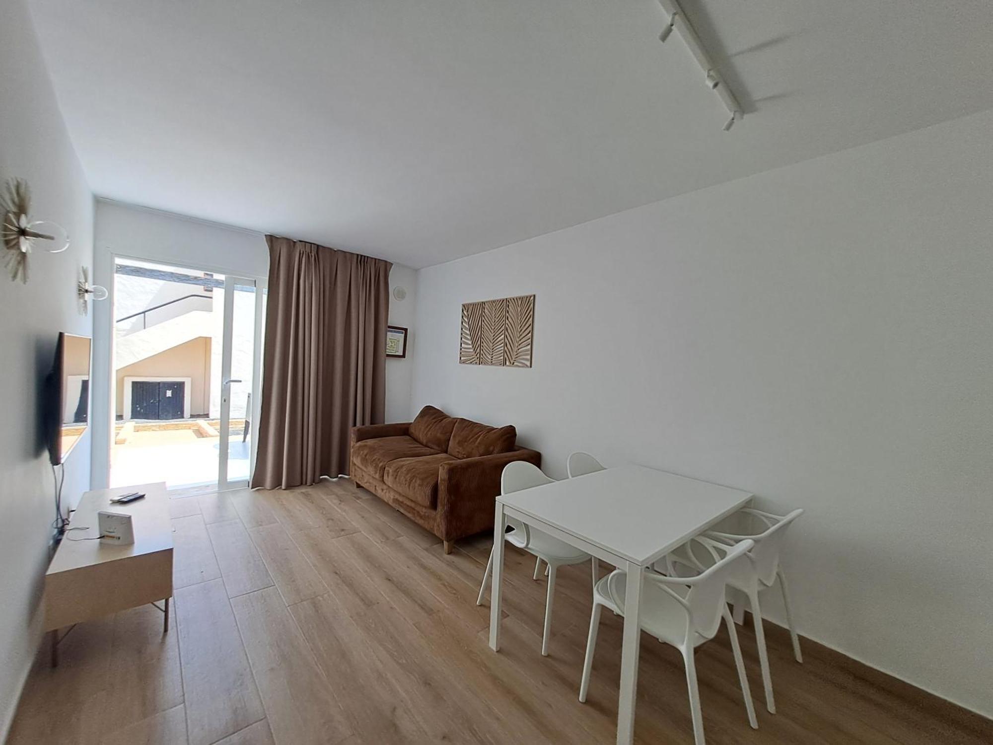 Homeforguest Apartamento Con Terraza Y Piscina En Corralejo Exteriér fotografie