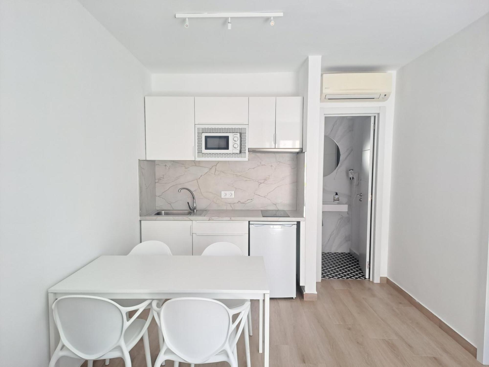 Homeforguest Apartamento Con Terraza Y Piscina En Corralejo Exteriér fotografie