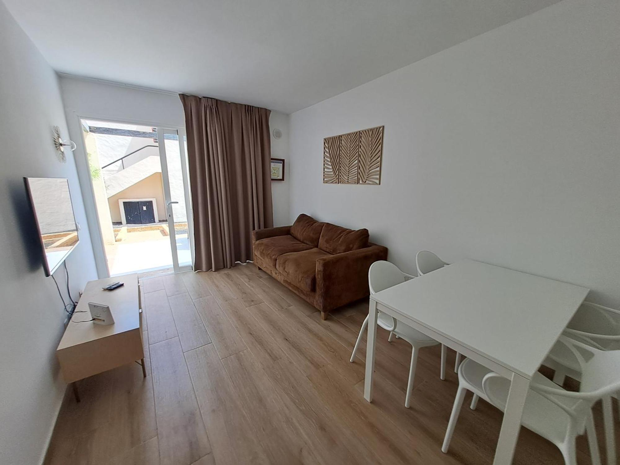 Homeforguest Apartamento Con Terraza Y Piscina En Corralejo Exteriér fotografie