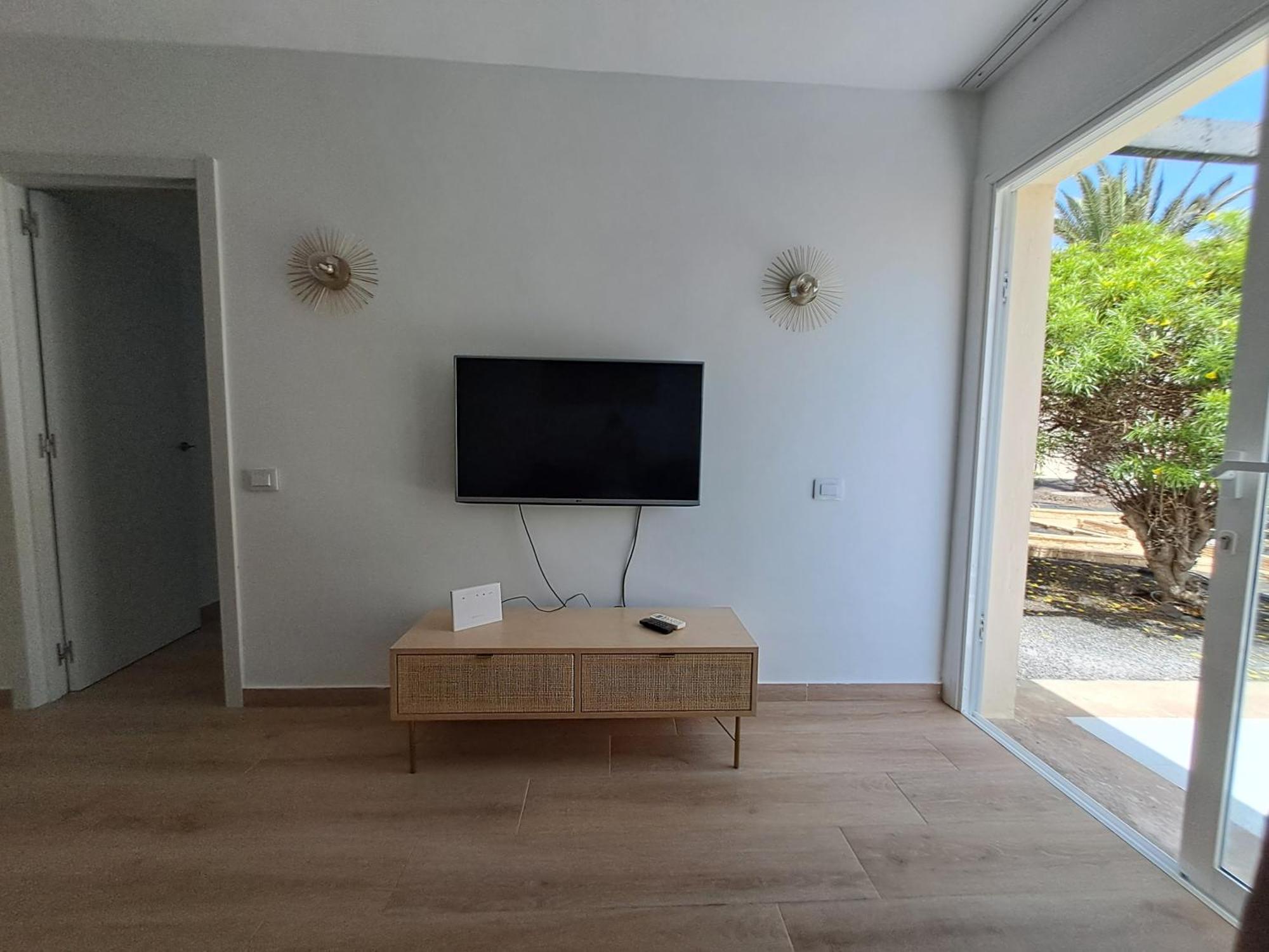 Homeforguest Apartamento Con Terraza Y Piscina En Corralejo Exteriér fotografie
